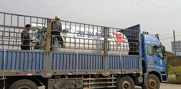 臥式不銹鋼罐發(fā)貨